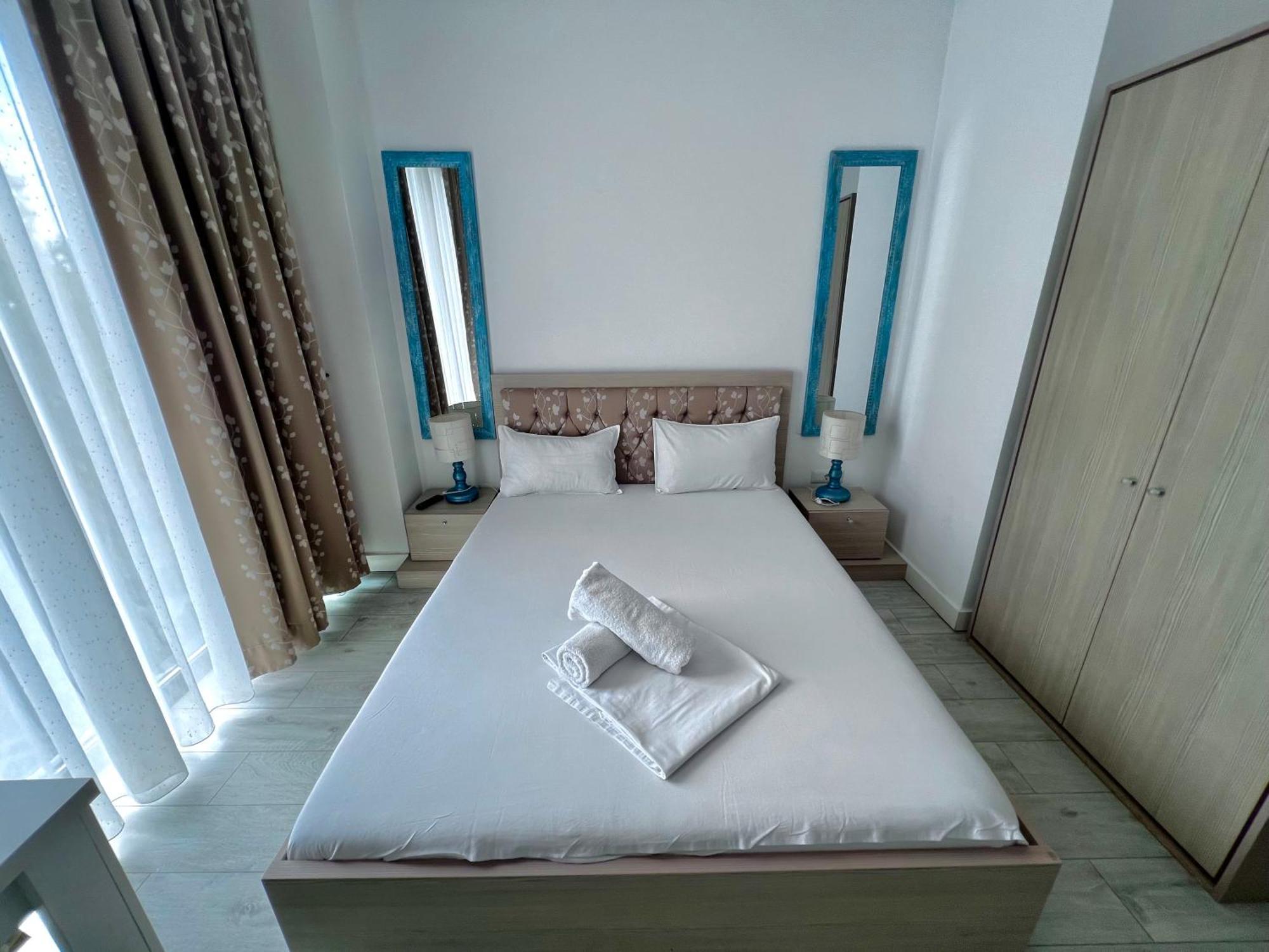 Blue Bike Seaview Apartment Mamaia Exterior photo