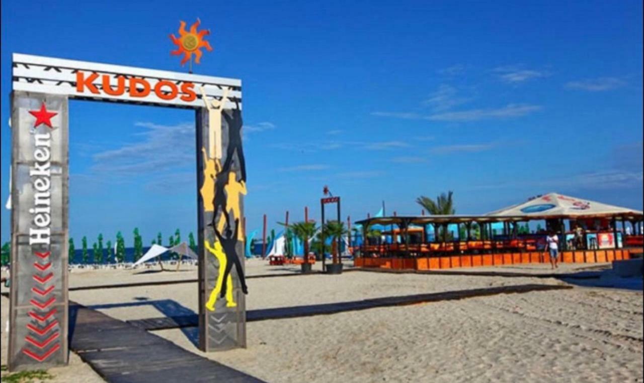 Blue Bike Seaview Apartment Mamaia Exterior photo
